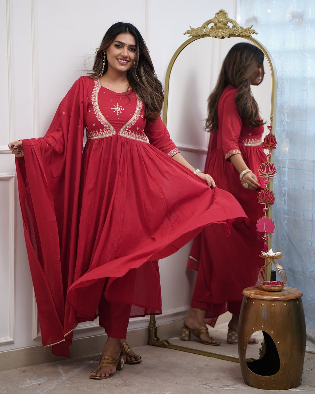 Elegant Muslin Cotton Anarkali Gown Set with Embroidered Dupatta – Festive Ethnic Wear