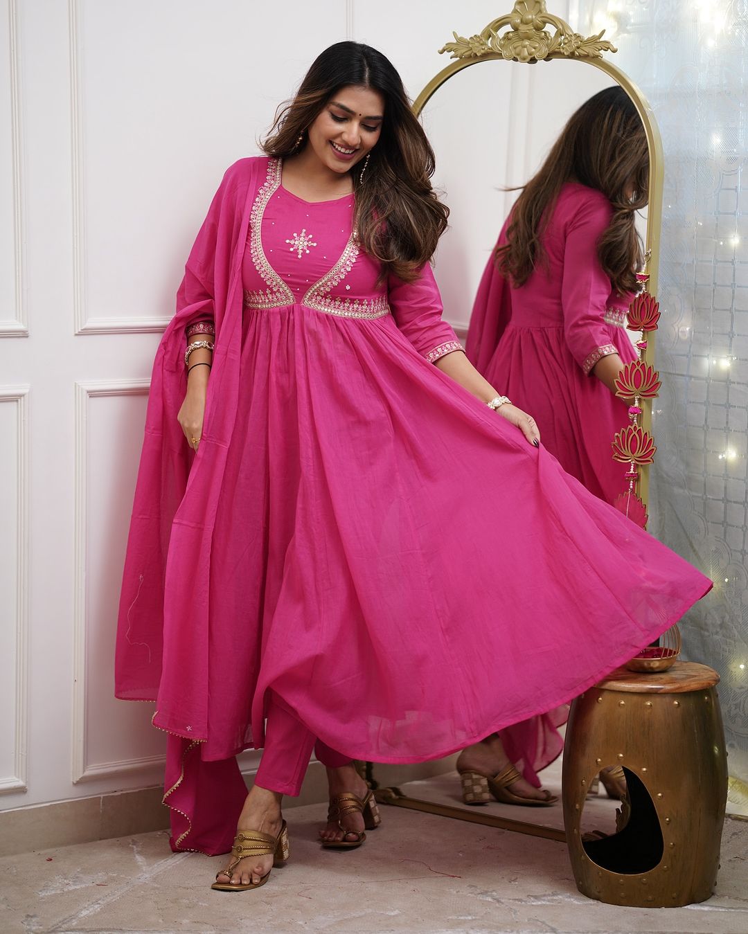 Elegant Muslin Cotton Anarkali Gown Set with Embroidered Dupatta – Festive Ethnic Wear