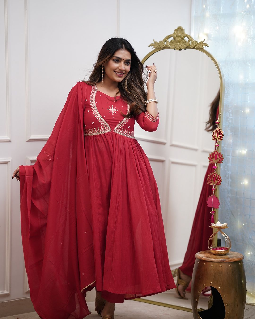 Elegant Muslin Cotton Anarkali Gown Set with Embroidered Dupatta – Festive Ethnic Wear