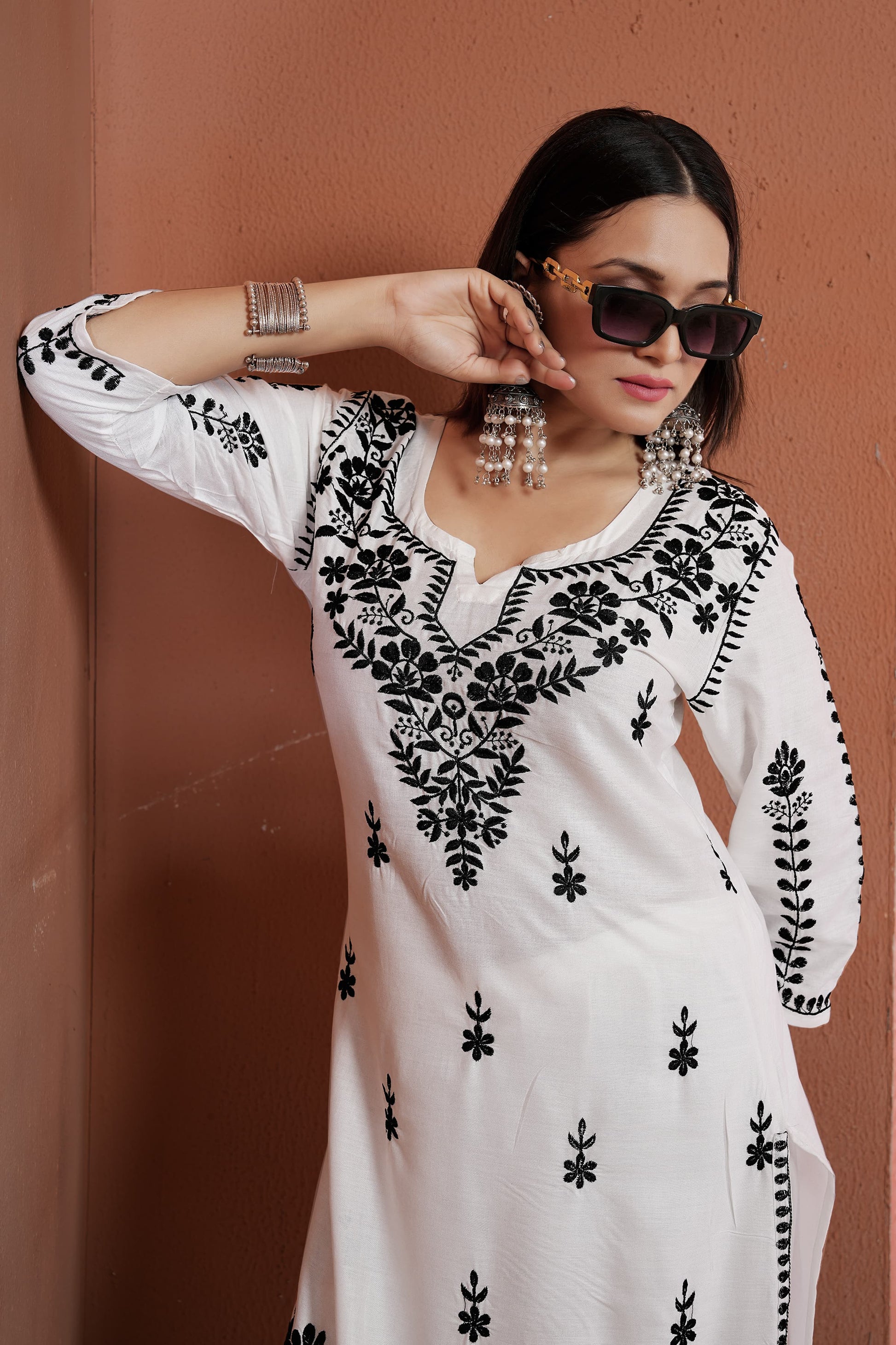 🖤 Rasili Nx® Siya Chikankari Kurti with Pant Set – Elegant Ethnic Wear for Women 🤍