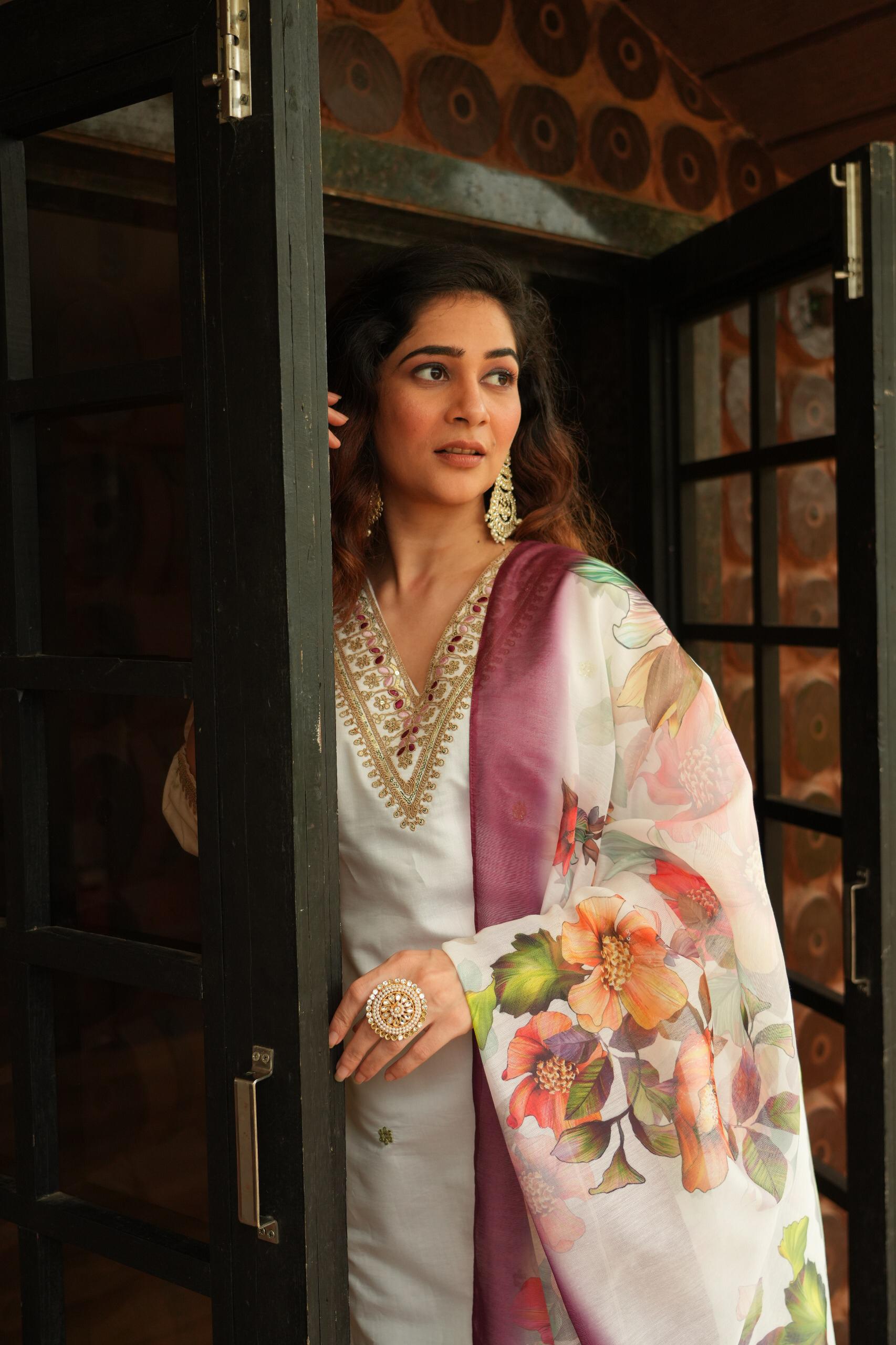🌸 Elegant Designer Kurti Pant Dupatta Set | Roman Silk & Chanderi | Sizes S-3XL 🌟
