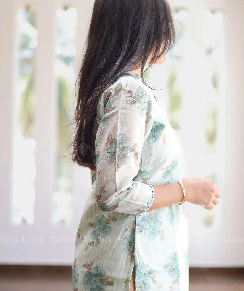 Elegent Pastel Green Floral Printed Straight Kurti – Sheer Full Sleeve Elegant Ethnic Tunic