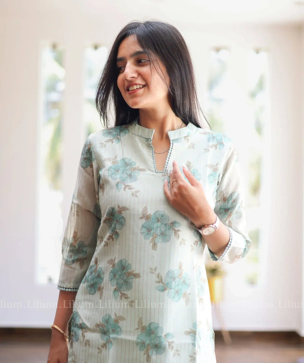 Elegent Pastel Green Floral Printed Straight Kurti – Sheer Full Sleeve Elegant Ethnic Tunic