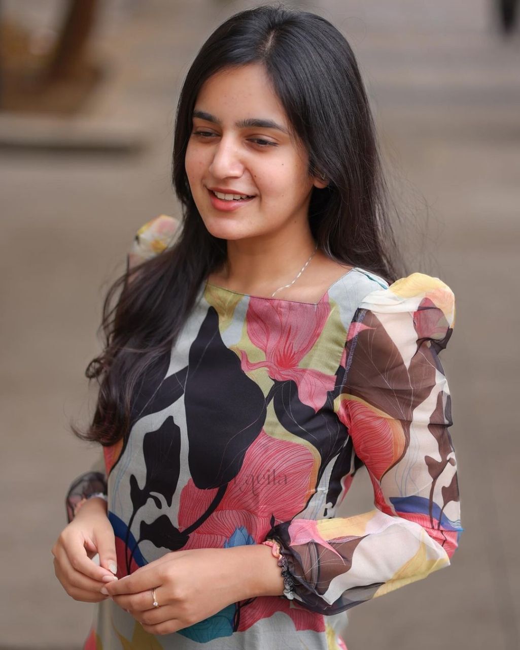 Havvy Oranga Bold Bloom Puff-Sleeve Floral Kurti