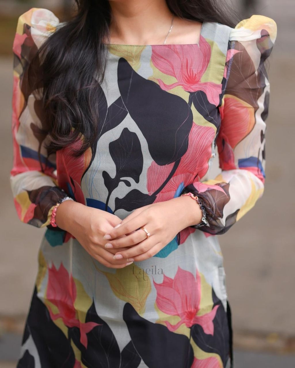 Havvy Oranga Bold Bloom Puff-Sleeve Floral Kurti