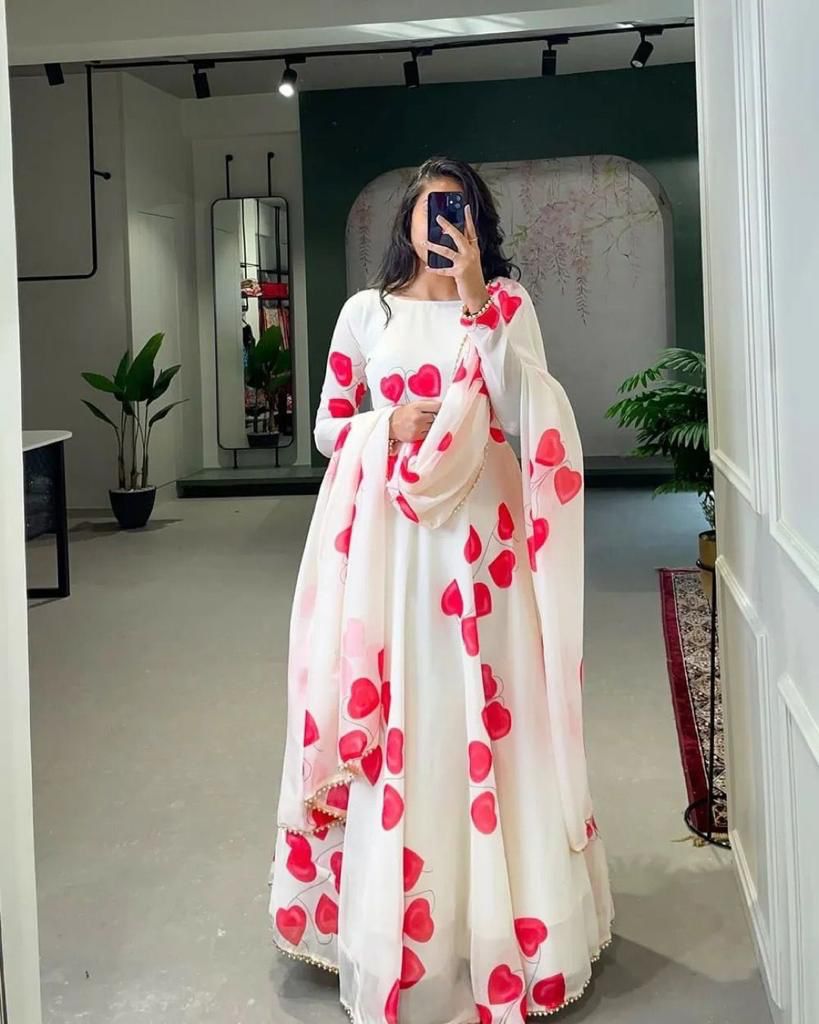 💃🏻Elegant White Anarkali Gown with Red Heart Print Dupatta💃🏻