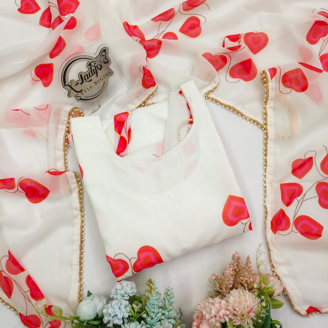 💃🏻Elegant White Anarkali Gown with Red Heart Print Dupatta💃🏻