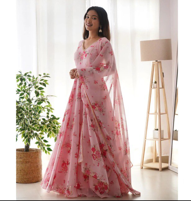 🌺 Elegant Pink Floral Anarkali Suit with Dupatta🌺