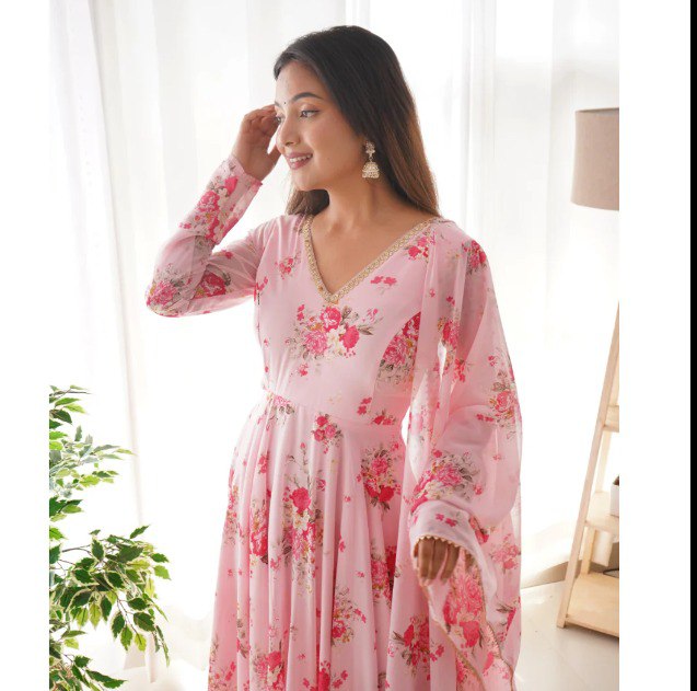 🌺 Elegant Pink Floral Anarkali Suit with Dupatta🌺