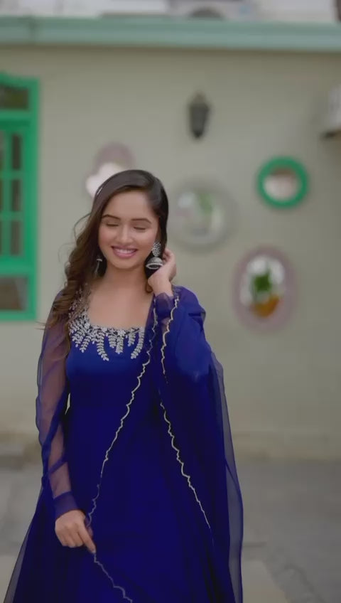 💙 Royal Blue Elegance – Embroidered Anarkali Set (2-Piece)